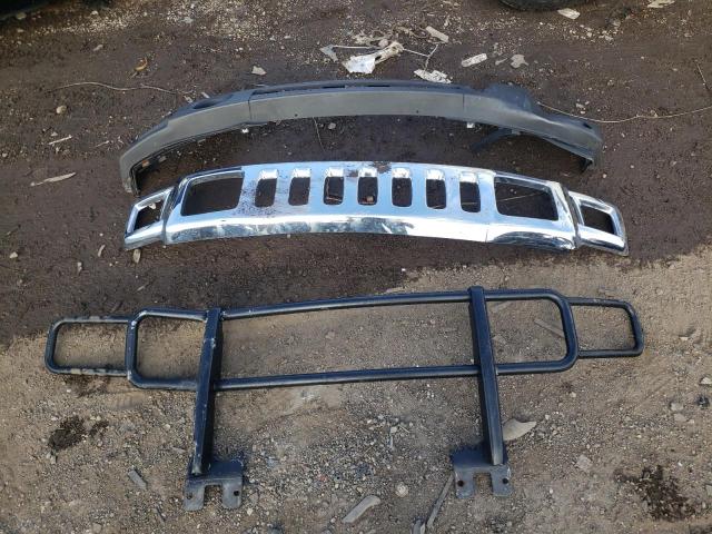 5GTDN136268136495 - 2006 HUMMER H3 WHITE photo 12