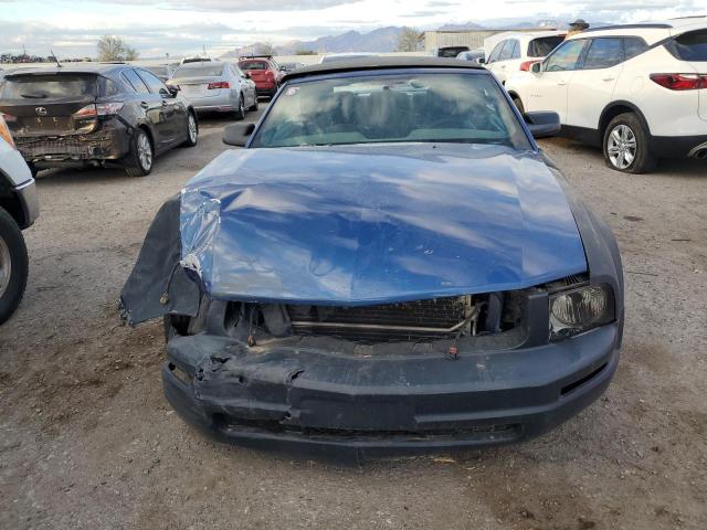 1ZVHT84N465151057 - 2006 FORD MUSTANG BLUE photo 5