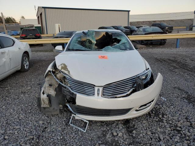 3LN6L2JKXGR624701 - 2016 LINCOLN MKZ WHITE photo 5
