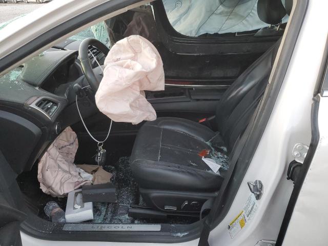 3LN6L2JKXGR624701 - 2016 LINCOLN MKZ WHITE photo 7