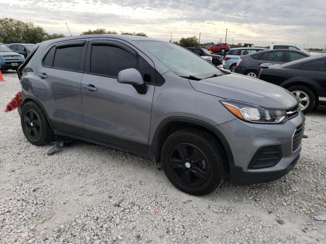 3GNCJKSB5LL232645 - 2020 CHEVROLET TRAX LS GRAY photo 4