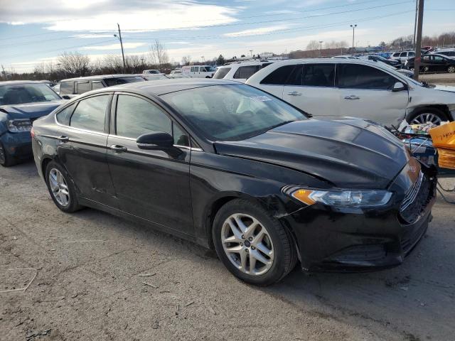 1FA6P0H7XG5104733 - 2016 FORD FUSION SE BLACK photo 4