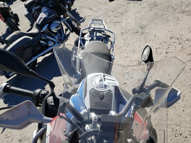 WB10M1307N6F08749 - 2022 BMW R 1250 GS ADVENTURE TWO TONE photo 5