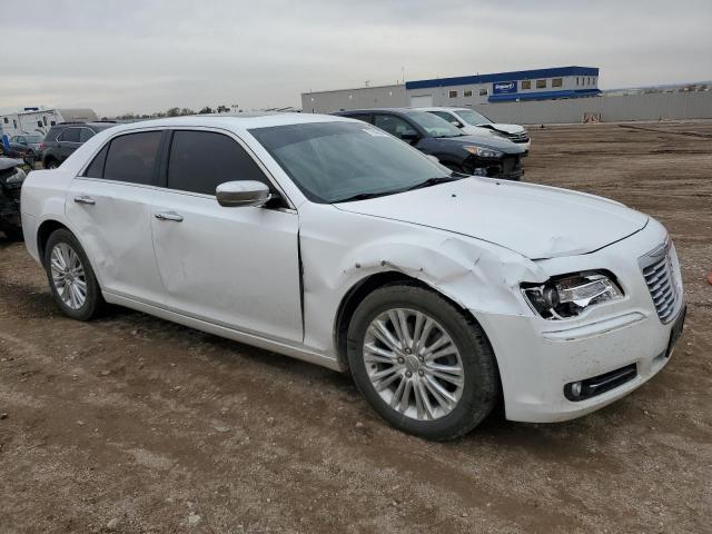 2C3CCARG2DH581145 - 2013 CHRYSLER 300 WHITE photo 4