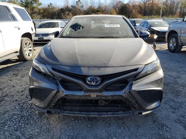 4T1G31AK5MU556780 - 2021 TOYOTA CAMRY SE GRAY photo 5