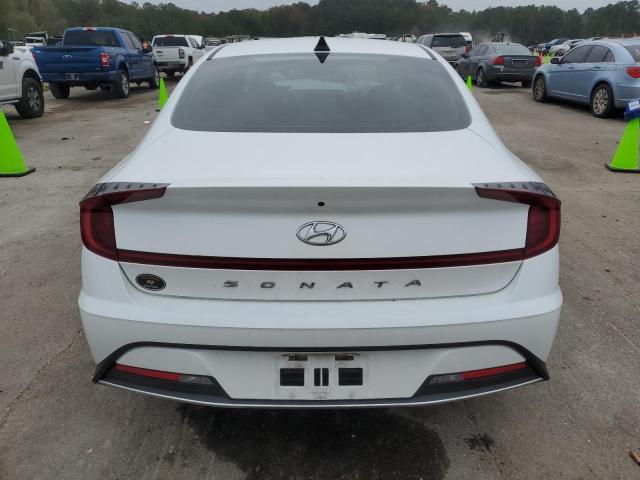 5NPEG4JA5MH129652 - 2021 HYUNDAI SONATA SE WHITE photo 6