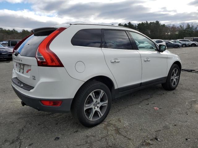 YV4902DZ9B2204957 - 2011 VOLVO XC60 T6 WHITE photo 3