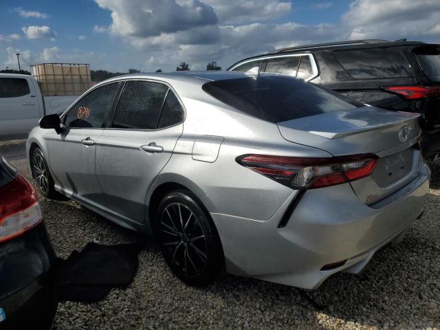 4T1G11AK3PU758446 - 2023 TOYOTA CAMRY SE NIGHT SHADE SILVER photo 2