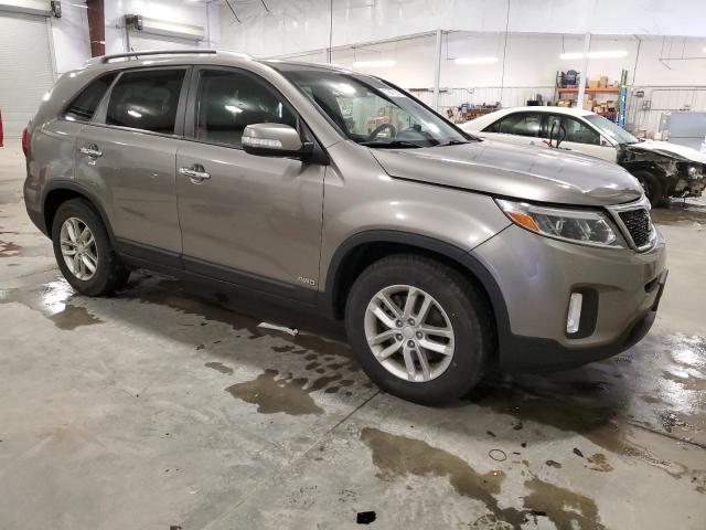 5XYKTCA67FG644540 - 2015 KIA SORENTO LX GRAY photo 4