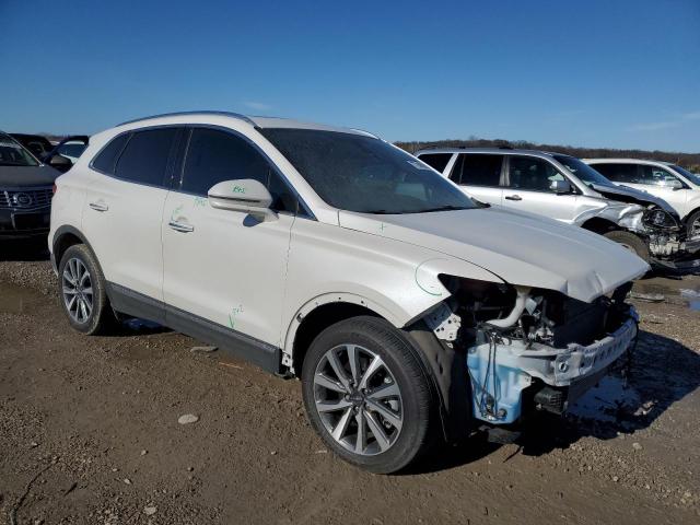 5LMCJ3D98KUL45317 - 2019 LINCOLN MKC RESERVE WHITE photo 4