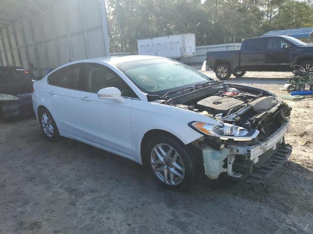 1FA6P0HD7E5374117 - 2014 FORD FUSION SE WHITE photo 4