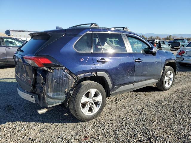 4T3RWRFV8MU045587 - 2021 TOYOTA RAV4 XLE BLUE photo 3