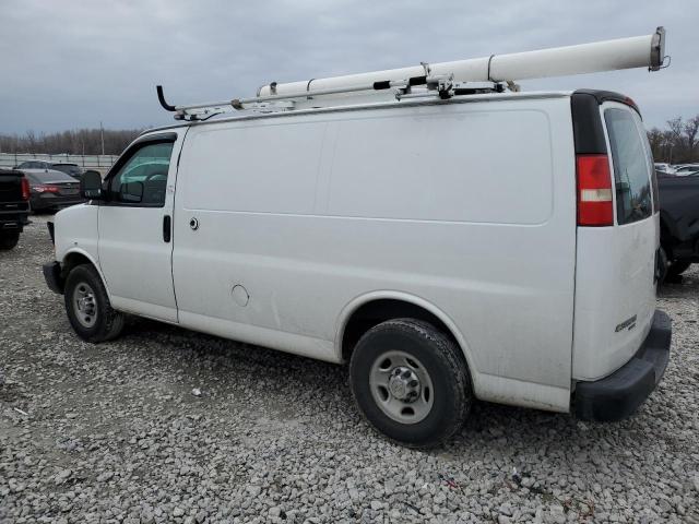 1GCWGFCAXD1182934 - 2013 CHEVROLET EXPRESS G2 WHITE photo 2