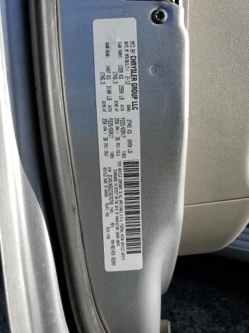 2C4RVABG2CR276795 - 2012 VOLKSWAGEN ROUTAN SE SILVER photo 13