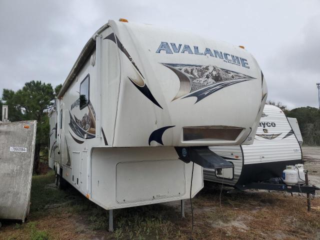 4YDF34520CE760033 - 2012 KEYSTONE AVALANCHE თეთრი ფოტო 1