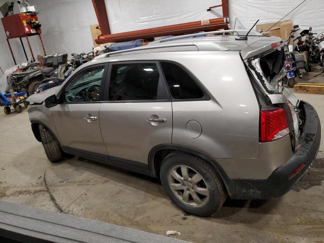 5XYKTDA28DG421715 - 2013 KIA SORENTO LX SILVER photo 2