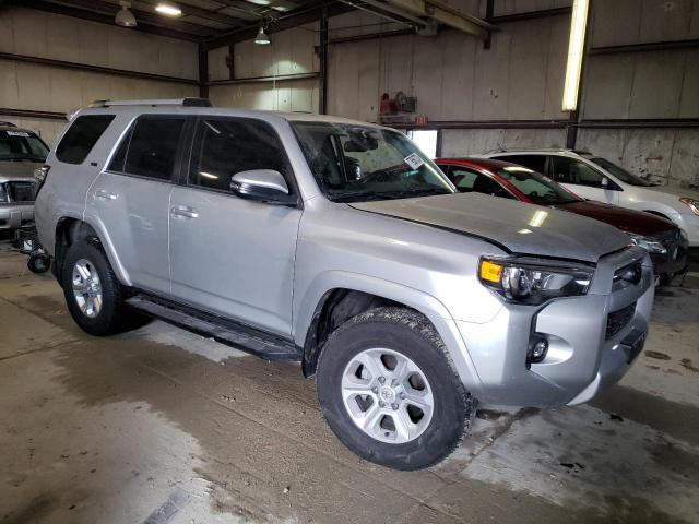 JTENU5JR4N6039310 - 2022 TOYOTA 4RUNNER SR5/SR5 PREMIUM 银色 照片 4