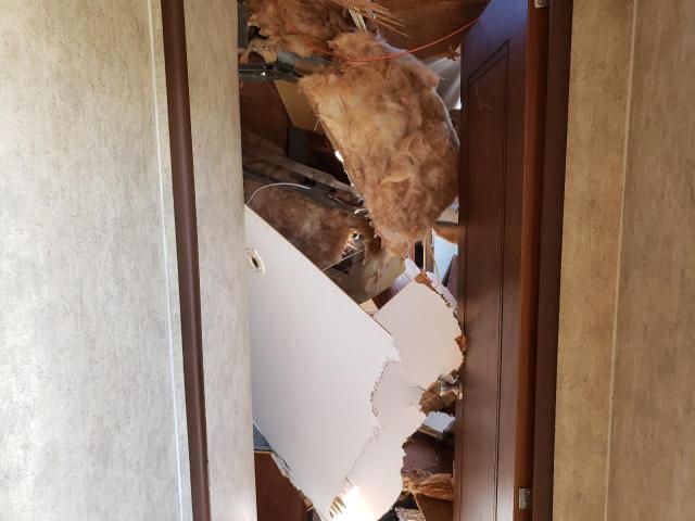 4YDT31R26FT415049 - 2015 KEYSTONE PASSPORT TWO TONE photo 5