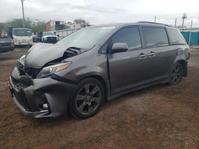 5TDXZ3DC0JS905816 - 2018 TOYOTA SIENNA SE GRAY photo 1