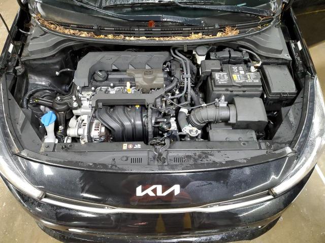 3KPA24AD2NE463053 - 2022 KIA RIO LX BLACK photo 11