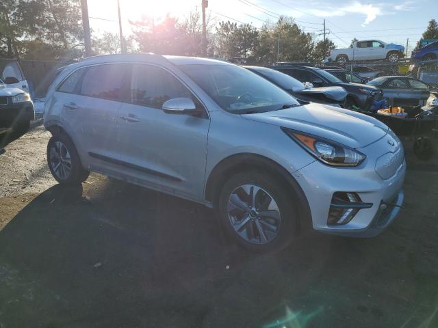 KNDCC3LG4K5024161 - 2019 KIA NIRO EX SILVER photo 4