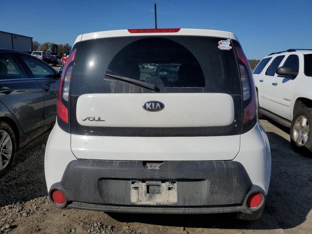 KNDJN2A26G7262091 - 2016 KIA SOUL WHITE photo 6