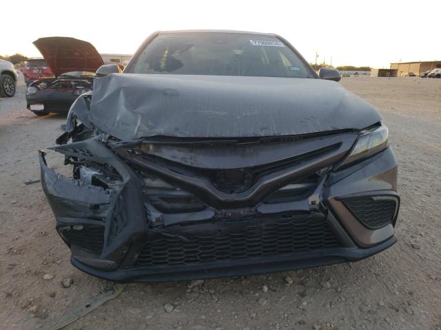 4T1G11AK3RU851115 - 2024 TOYOTA CAMRY SE NIGHT SHADE GRAY photo 5