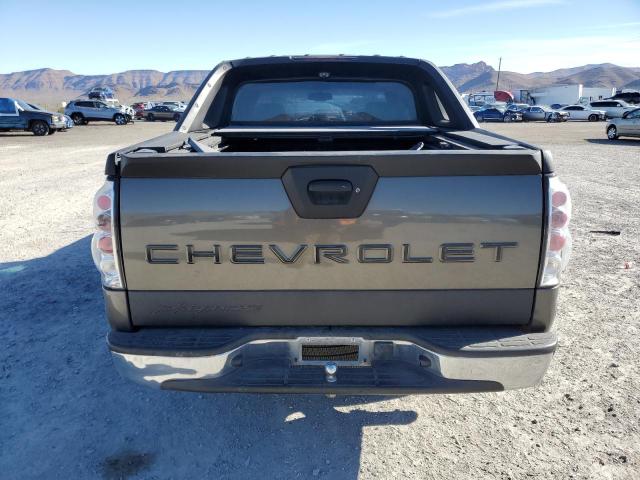 3GNEC12Z65G106624 - 2005 CHEVROLET AVALANCHE C1500 GRAY photo 6