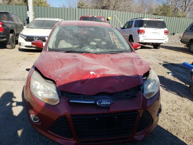 1FAHP3M2XCL243898 - 2012 FORD FOCUS SEL RED photo 5