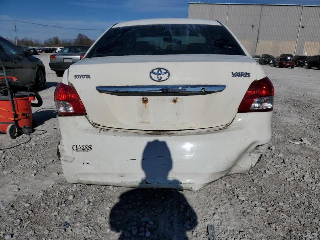 JTDBT923284013204 - 2008 TOYOTA YARIS WHITE photo 6