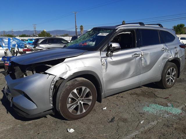 5TDGZRAH4NS095776 - 2022 TOYOTA HIGHLANDER XLE SILVER photo 1