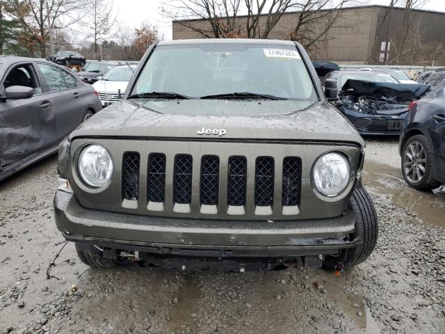 1C4NJRFB8GD500636 - 2016 JEEP PATRIOT LATITUDE BLACK photo 5