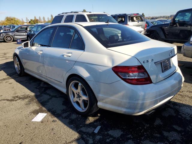 WDDGF5EB9BR164551 - 2011 MERCEDES-BENZ C 300 WHITE photo 2