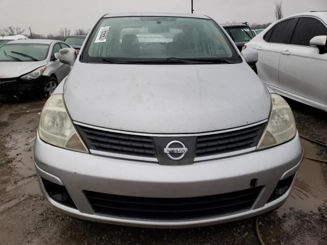 3N1BC11E67L447075 - 2007 NISSAN VERSA S SILVER photo 5