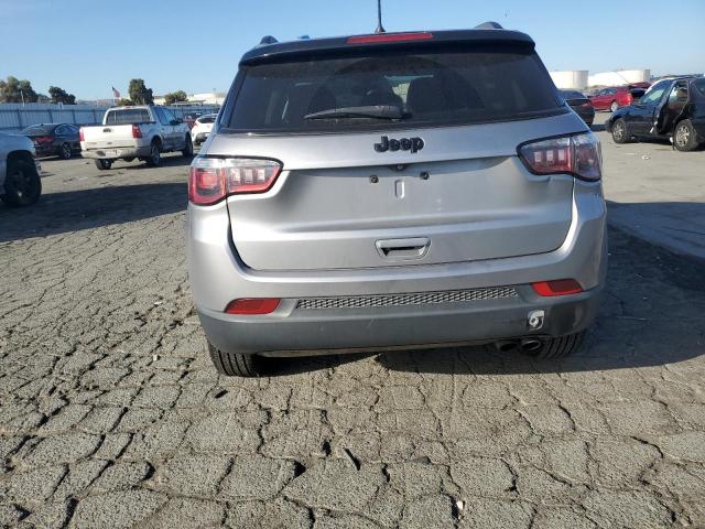 3C4NJCBB3JT460857 - 2018 JEEP COMPASS LATITUDE SILVER photo 6