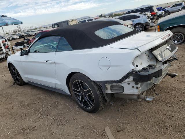 1FATP8UH5J5156598 - 2018 FORD MUSTANG WHITE photo 2