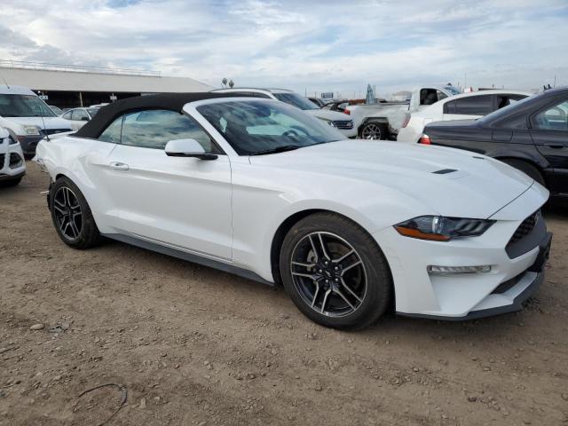 1FATP8UH5J5156598 - 2018 FORD MUSTANG WHITE photo 4