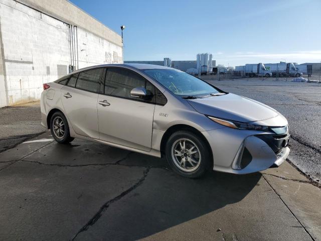 JTDKARFP1H3067103 - 2017 TOYOTA PRIUS PRIM ბეჟი ფოტო 4