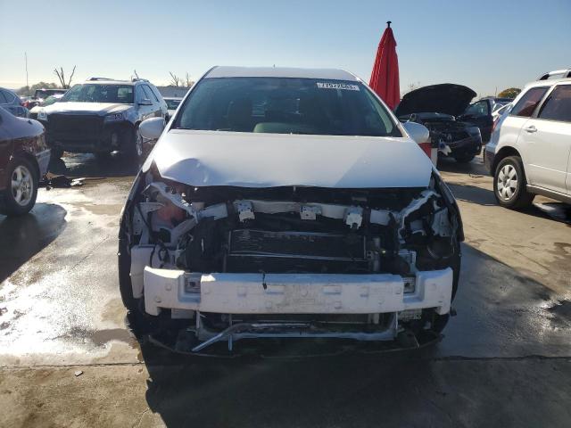 JTDZN3EU6D3271378 - 2013 TOYOTA PRIUS V WHITE photo 5