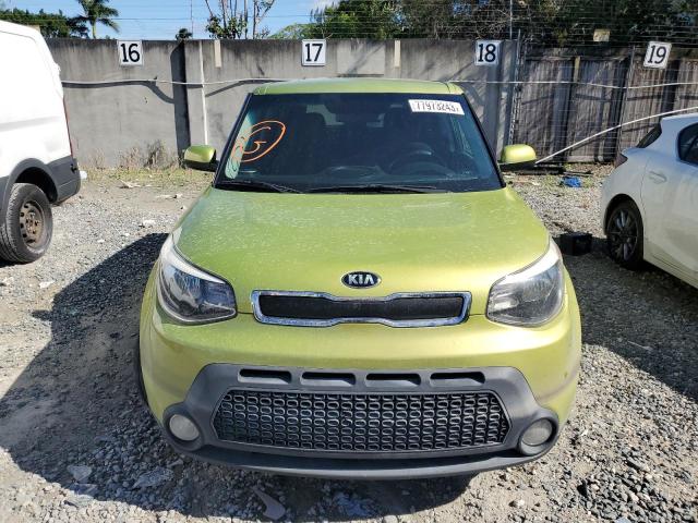 KNDJN2A28F7750750 - 2015 KIA SOUL GREEN photo 5