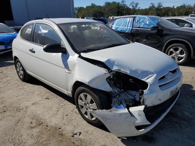 KMHCM36C48U060447 - 2008 HYUNDAI ACCENT GS WHITE photo 4