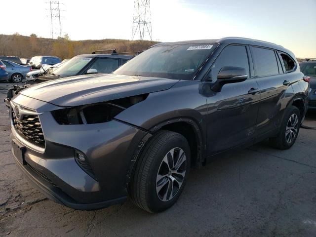 5TDHZRBH0NS579432 - 2022 TOYOTA HIGHLANDER XLE 灰色 照片 1