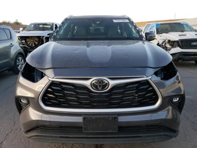 5TDHZRBH0NS579432 - 2022 TOYOTA HIGHLANDER XLE 灰色 照片 5
