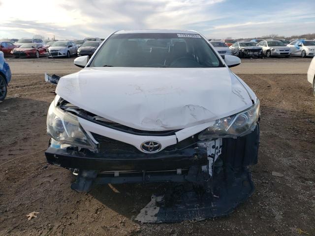 4T1BK1FK8CU515659 - 2012 TOYOTA CAMRY SE WHITE photo 5