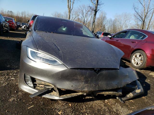 5YJSA1E20HF229197 - 2017 TESLA MODEL S ნაცრისფერი ფოტო 5
