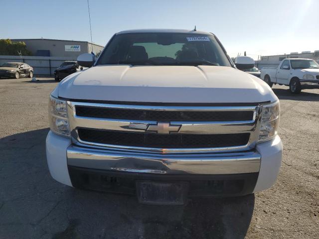 2GCEC19C371544944 - 2007 CHEVROLET SILVERADO C1500 WHITE photo 5