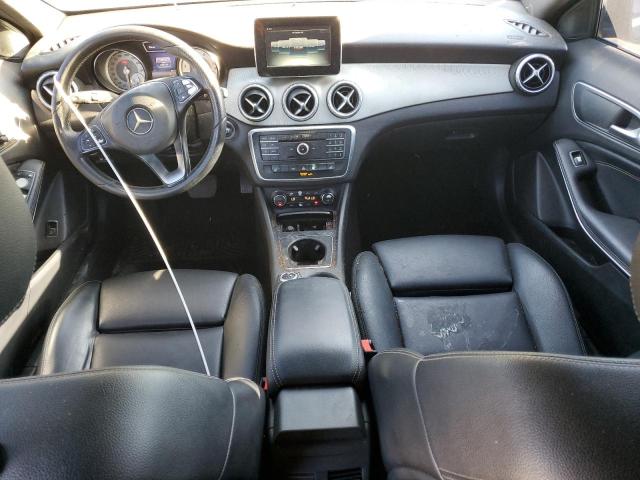WDCTG4EB3GJ270834 - 2016 MERCEDES-BENZ GLA 250 黑色 照片 8