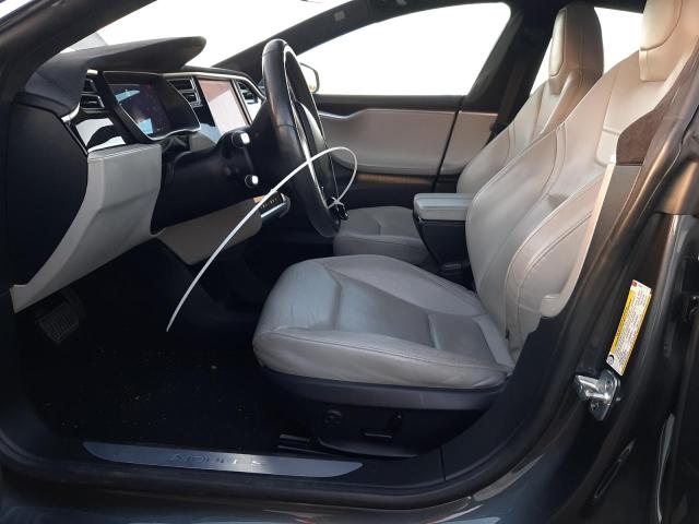 5YJSA1E22FF105686 - 2015 TESLA MODEL S ნაცრისფერი ფოტო 7