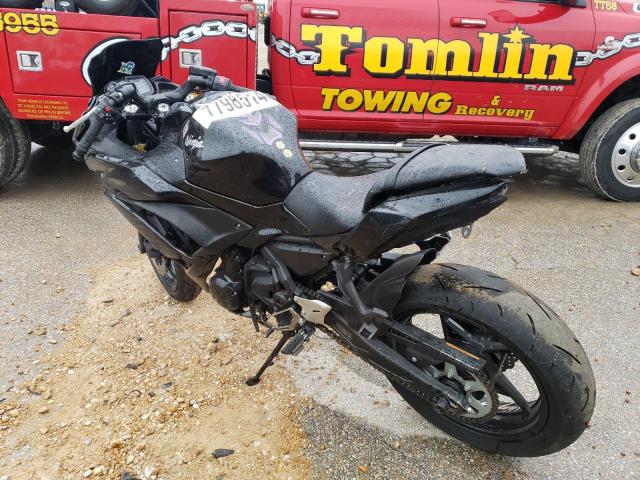 JKAEXEJ1XKDA03843 - 2019 KAWASAKI EX650 J შავი ფოტო 3