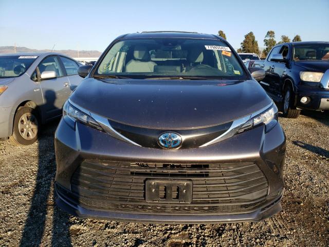 5TDBRKEC6NS116983 - 2022 TOYOTA SIENNA LE GRAY photo 5